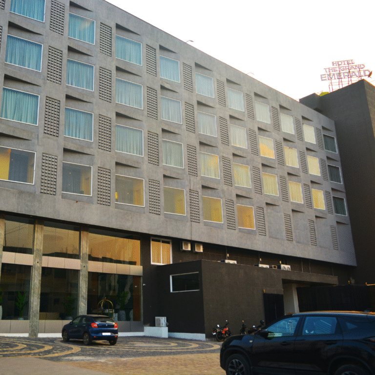 Hotel Grand Emerald Image Day